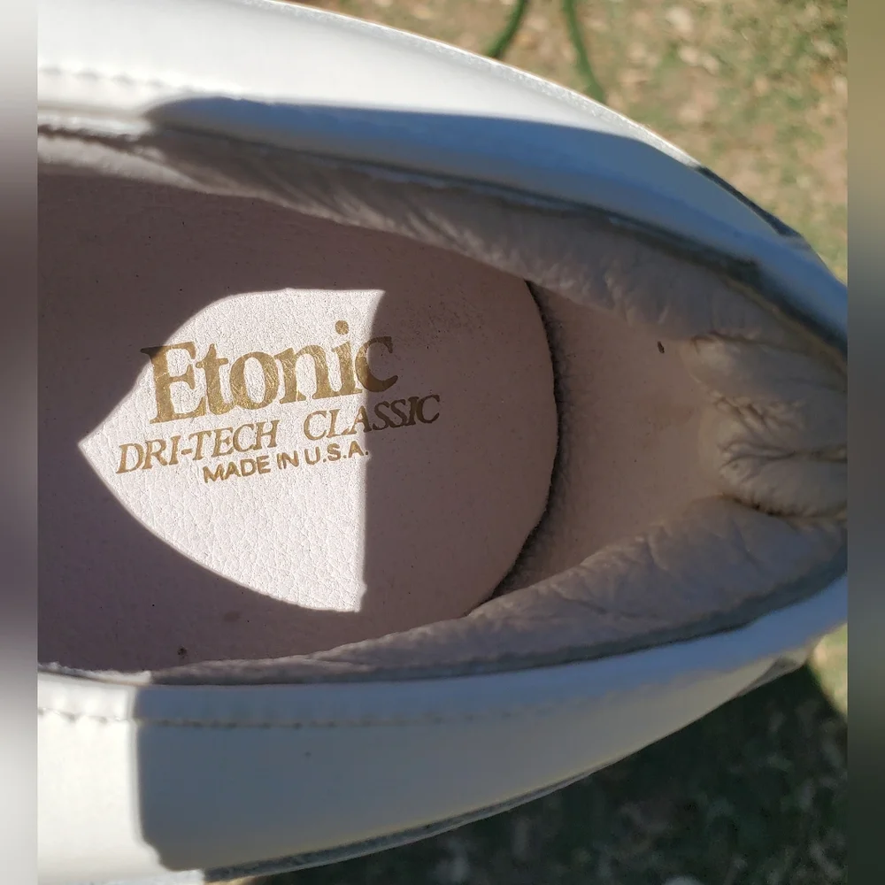 ETONIC VINTAGE MEN'S GOLF SHOES. WHITE. LNWT. 9W. USA. LEATHER. SPIKES.